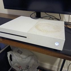 Xbox One (READ DESCRIPTION, With A Lot Of Games)