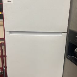 Vissani MDTF18WHR 18 cu. ft. Top Freezer Refrigerator
