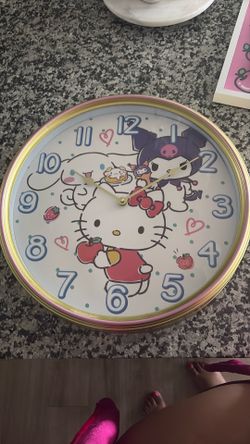 Hello Kitty clock