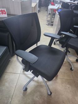 MODERN OFFICE CHAIRS BEAUTIFUL, ONLY $79
