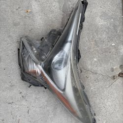 2015-2018 Toyota Prius Left Headlight