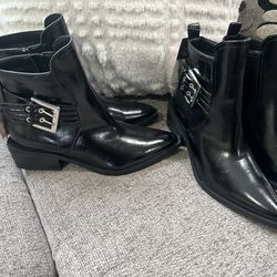 Women Boots New Available Sizes Are 8 8.5