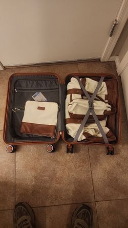 6 piece luggage set brand new with side locks