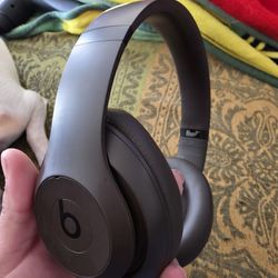 Studio Beats Studio Pros Headphones