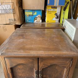 2 End Tables 
