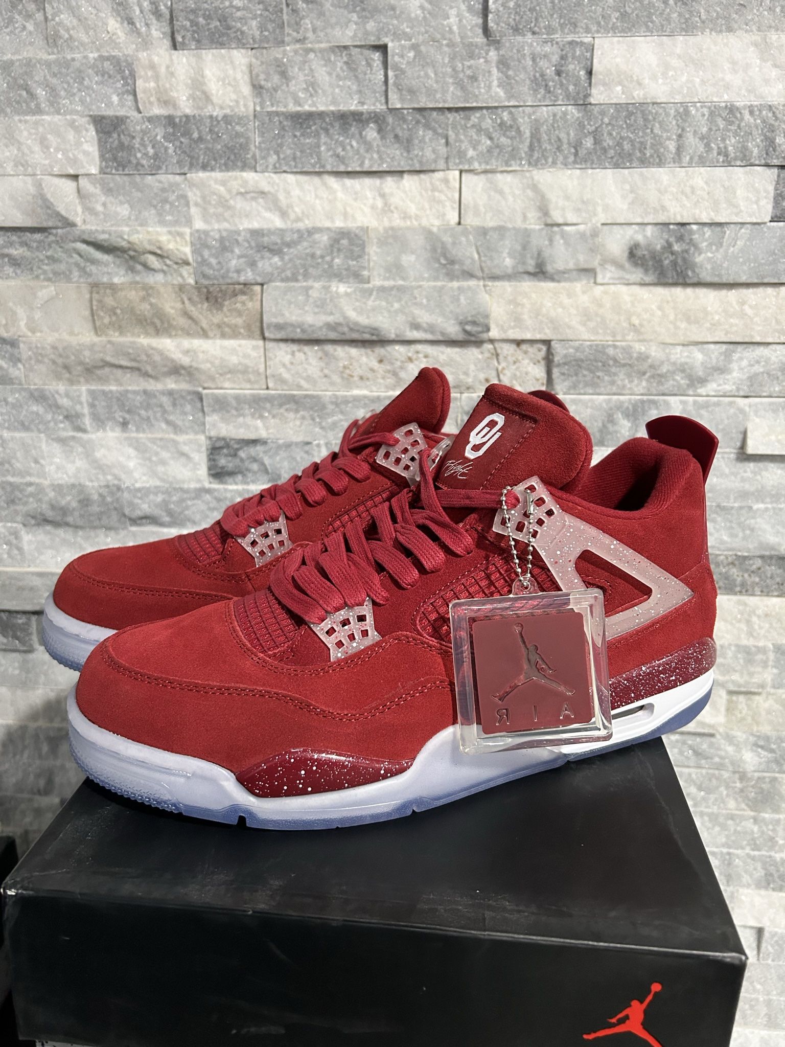 Jordan 4 PE