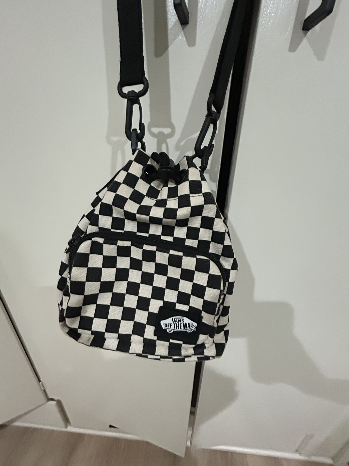 VANS BUCKET BAG