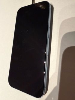 iPhone 17  renewed unlocked