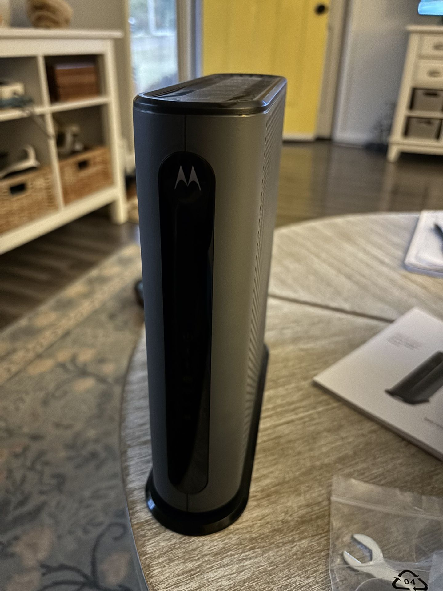 Motorola MG7550 Modem/WIFI Router Great Shape