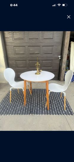 Dining table with 2 chairs