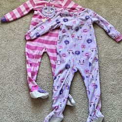 Bundle of 2 Toddler Girls Long Sleeve Fleece Footed pajamas, size 4T 
