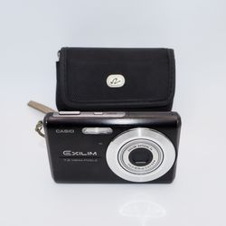 Casio Exilim EX-Z75 Digital Camera 7.2MP Black