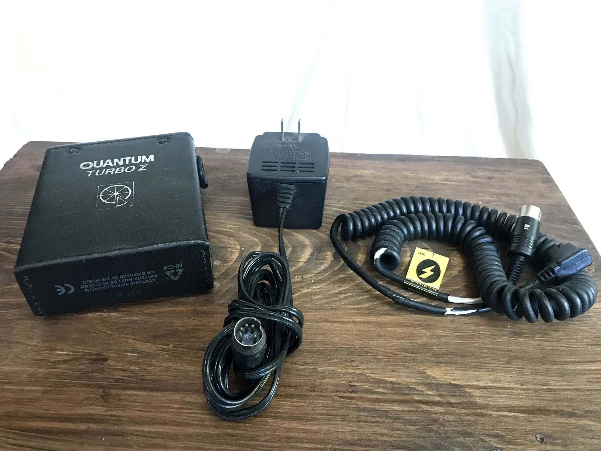 Quantum Turbo Z Flash Battery Pack Charger for Photography Camera