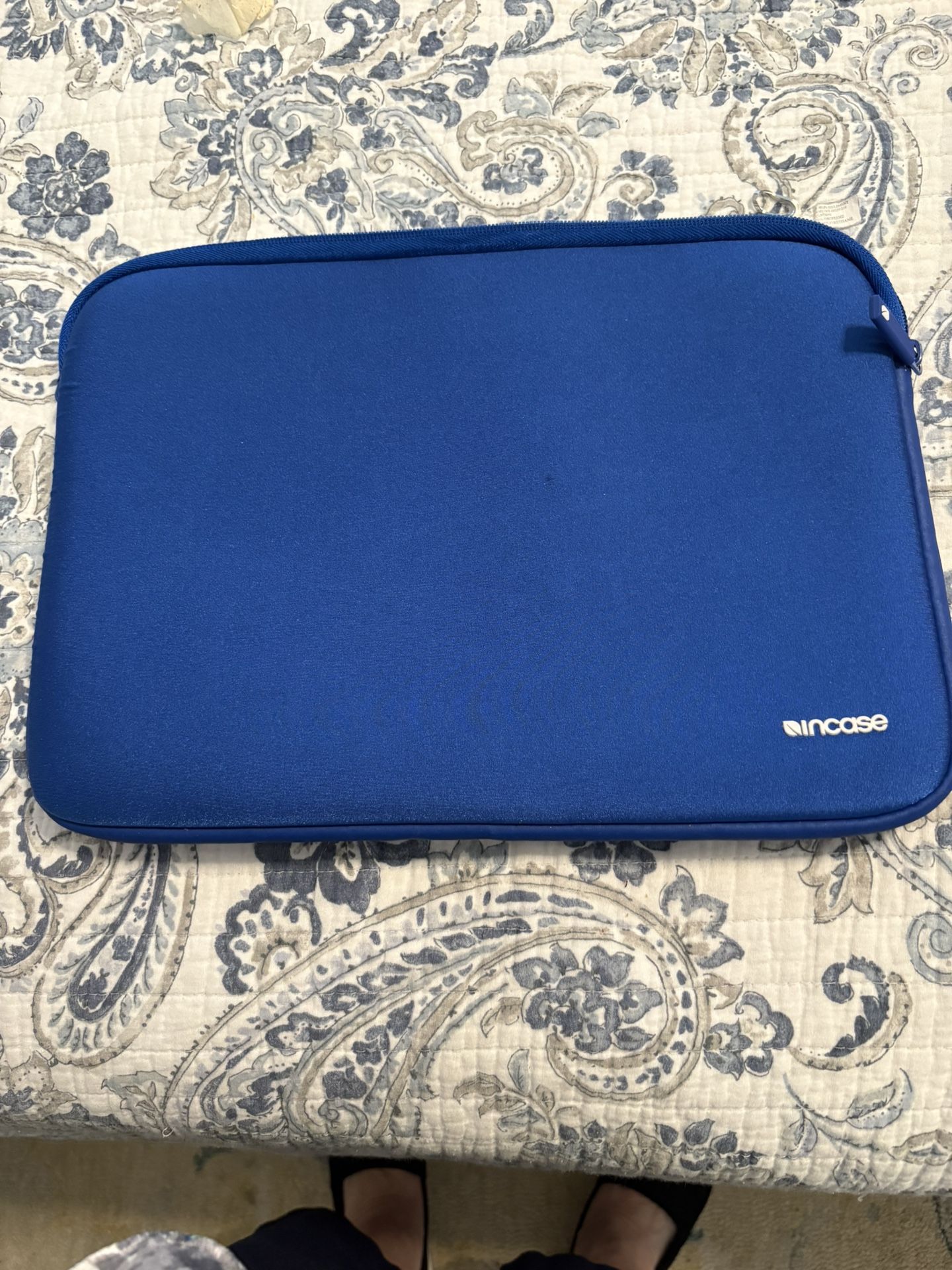 Laptop carry case