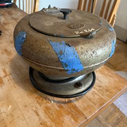 ⚙️💨 Vintage IEC International Micro Centrifuge 💨⚙️  Old-school IEC International Micro Centrifuge (Model 2381-M6) — made in the USA by International