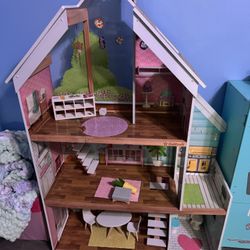 Doll House 
