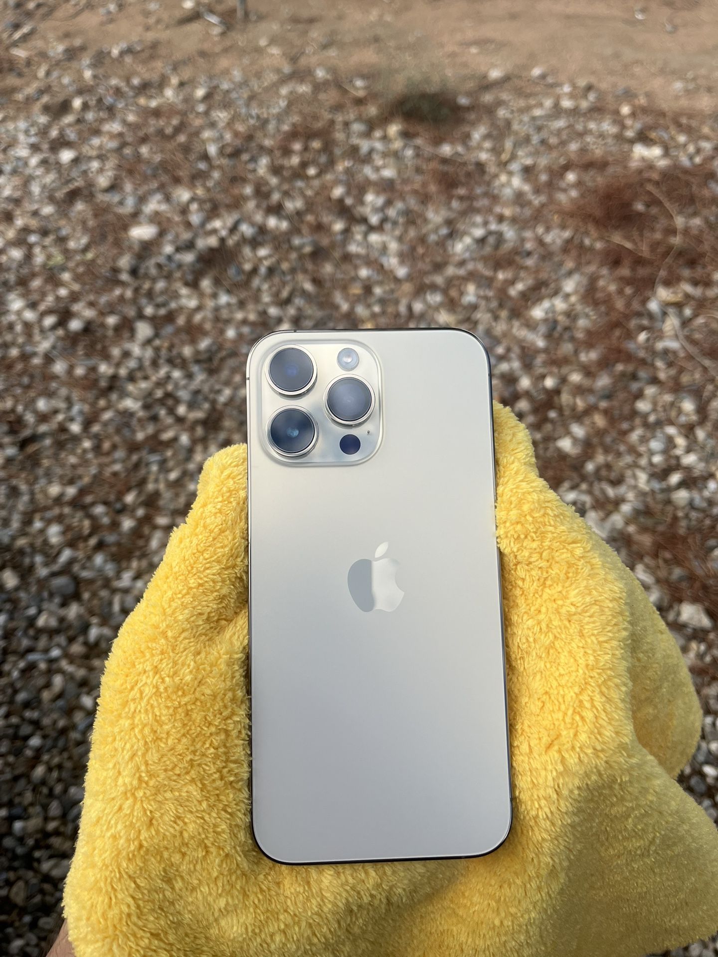 iPhone 14 Pro Max 128gb UNLOCKED gold
