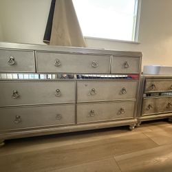 Free King Bedroom Set. Pick It Up Today. 