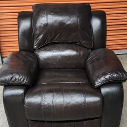 Wide Leather Rocker Recliner Chair FREE DELIVERY 