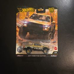 Hot Wheels Premium  2017 Ford F-150 RAPTOR