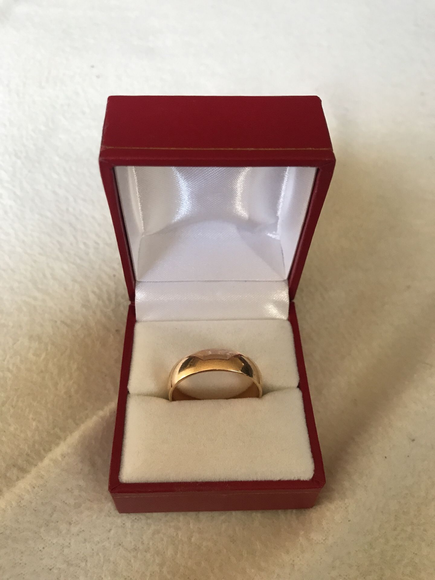 Men’s 14k gold wedding band