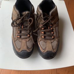 Ozark trail hiking boots size 5 boys