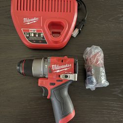 Milwaukee M12 Fuel Brushless Hammer Drill Kit Brand New
