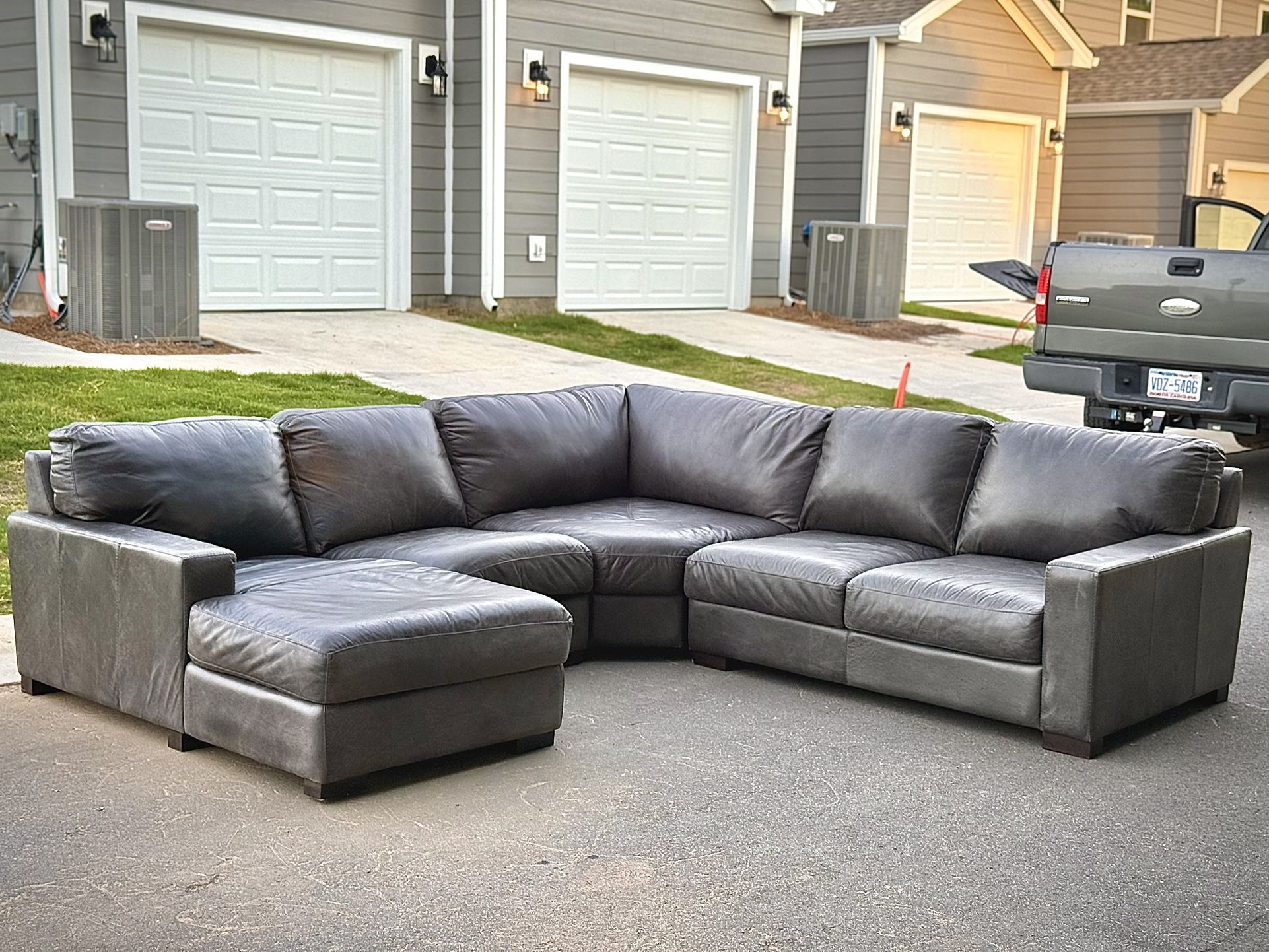 VINTAGE LEATHER SECTIONAL COUCH