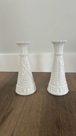vintage Anchor Hocking milk glass bud vases