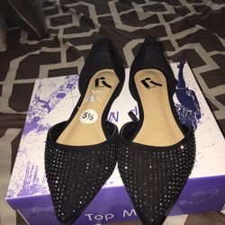 Black sparkly flats size 5 1/2