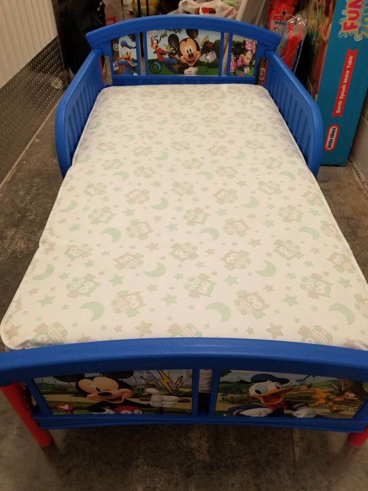Brand new toddler bed Mickey mouse