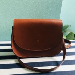 Linjer Leather Crossbody/The Mini