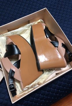BCBG Generation wedges size 8