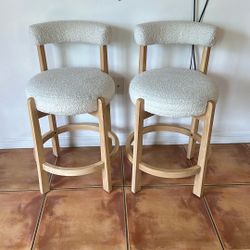 Bar Stools And Lounge Chairs 