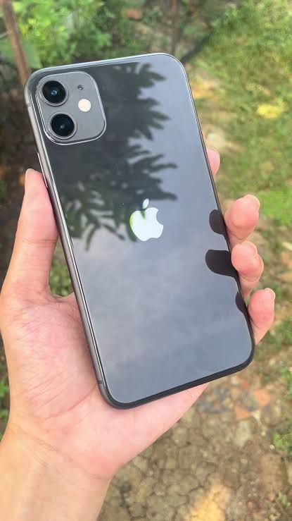 Unlocked In Mint Condition iPhone 11 64GB
