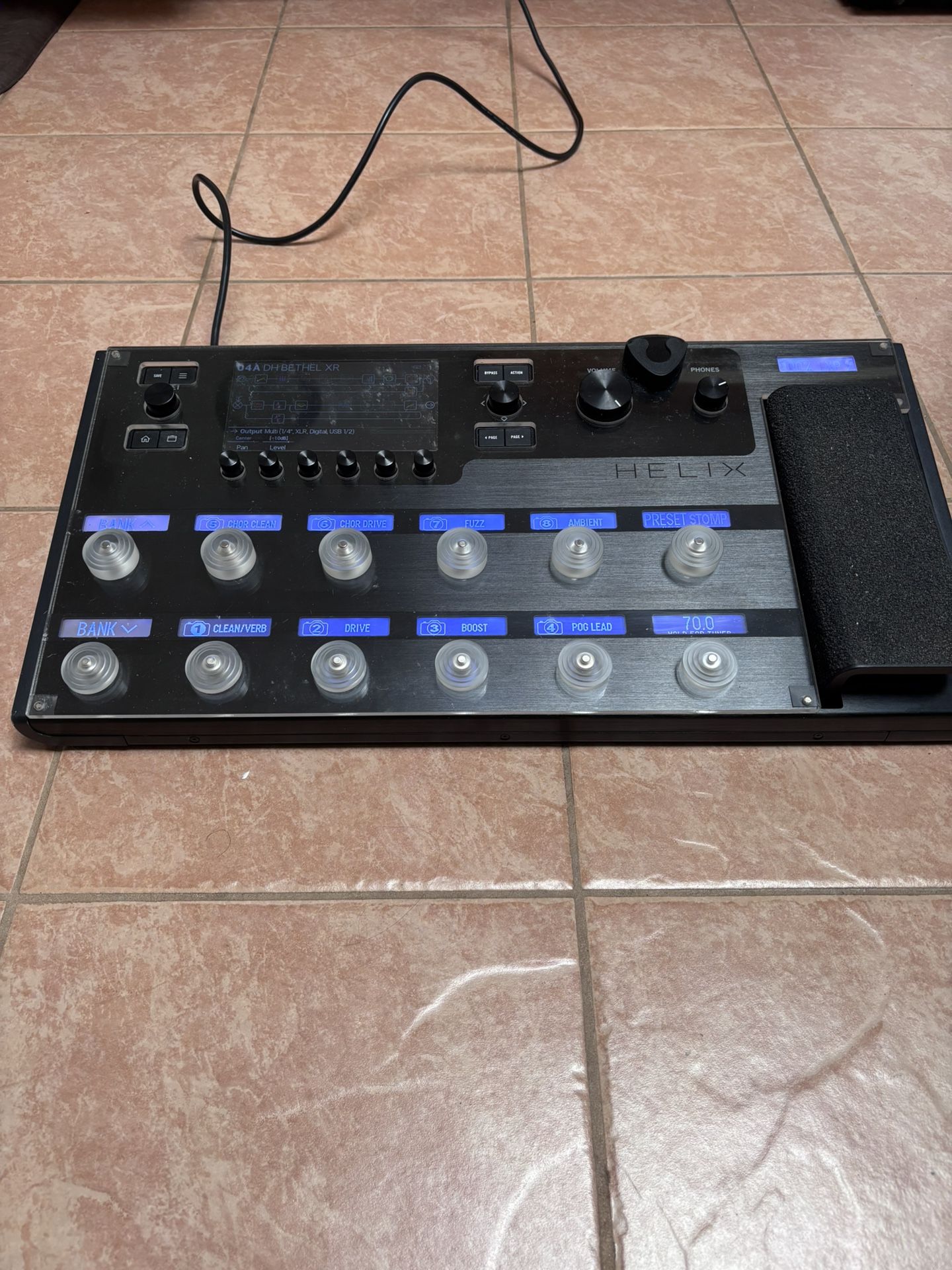 Line 6 Helix Floor Guitar Multi Effects Pedal & Backpack
