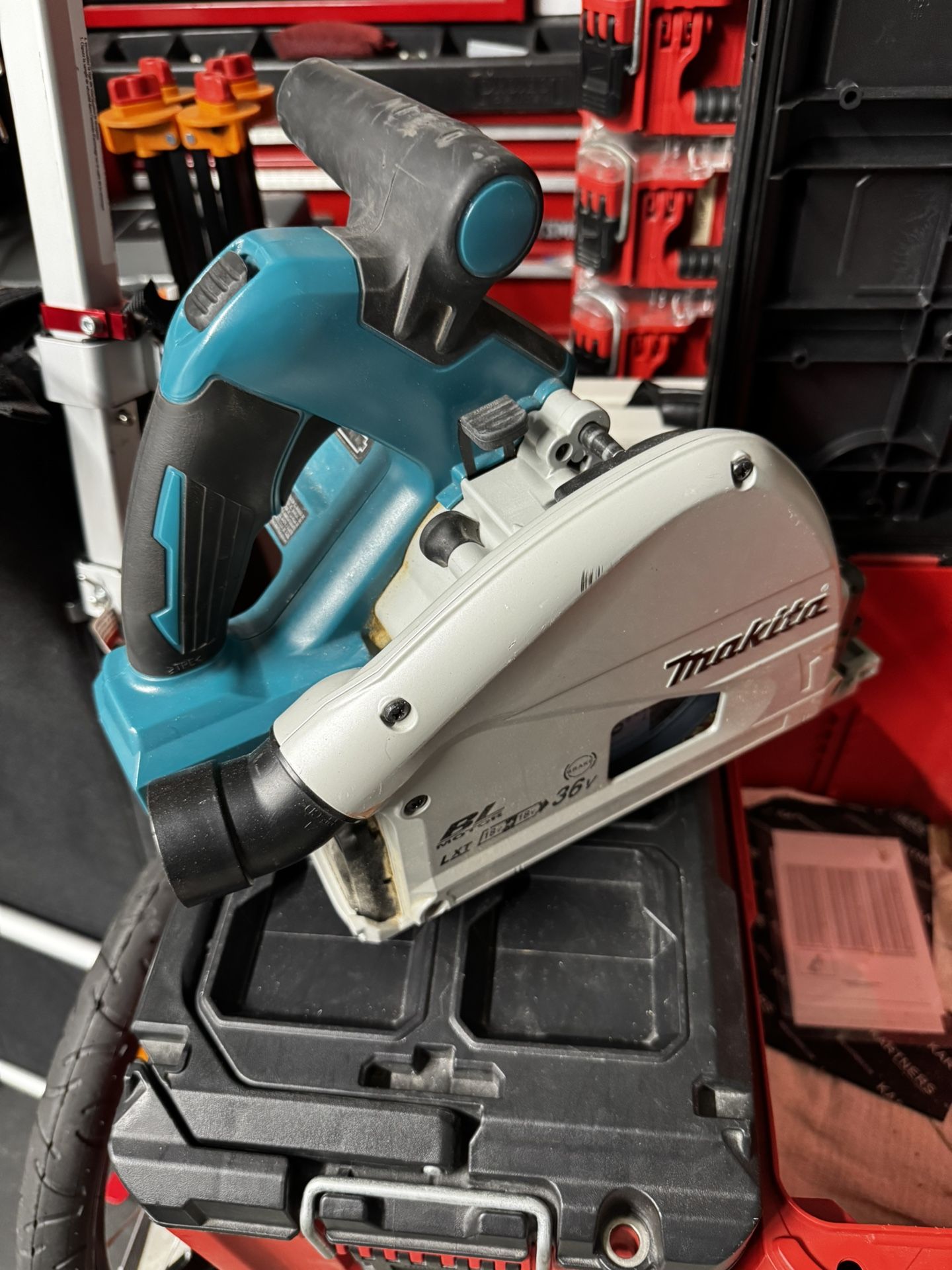 Makita XPS01Z 18V X2 LXT (36V) Brushless 6-1/2" Plunge Circular Saw