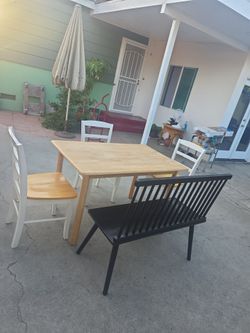 Dining Table & Chairs