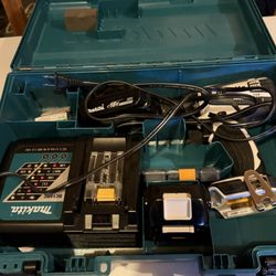 Selling a Makita 18V LXT cordless Drill With Batteries and charger