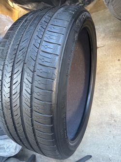 Tire 255/35/21