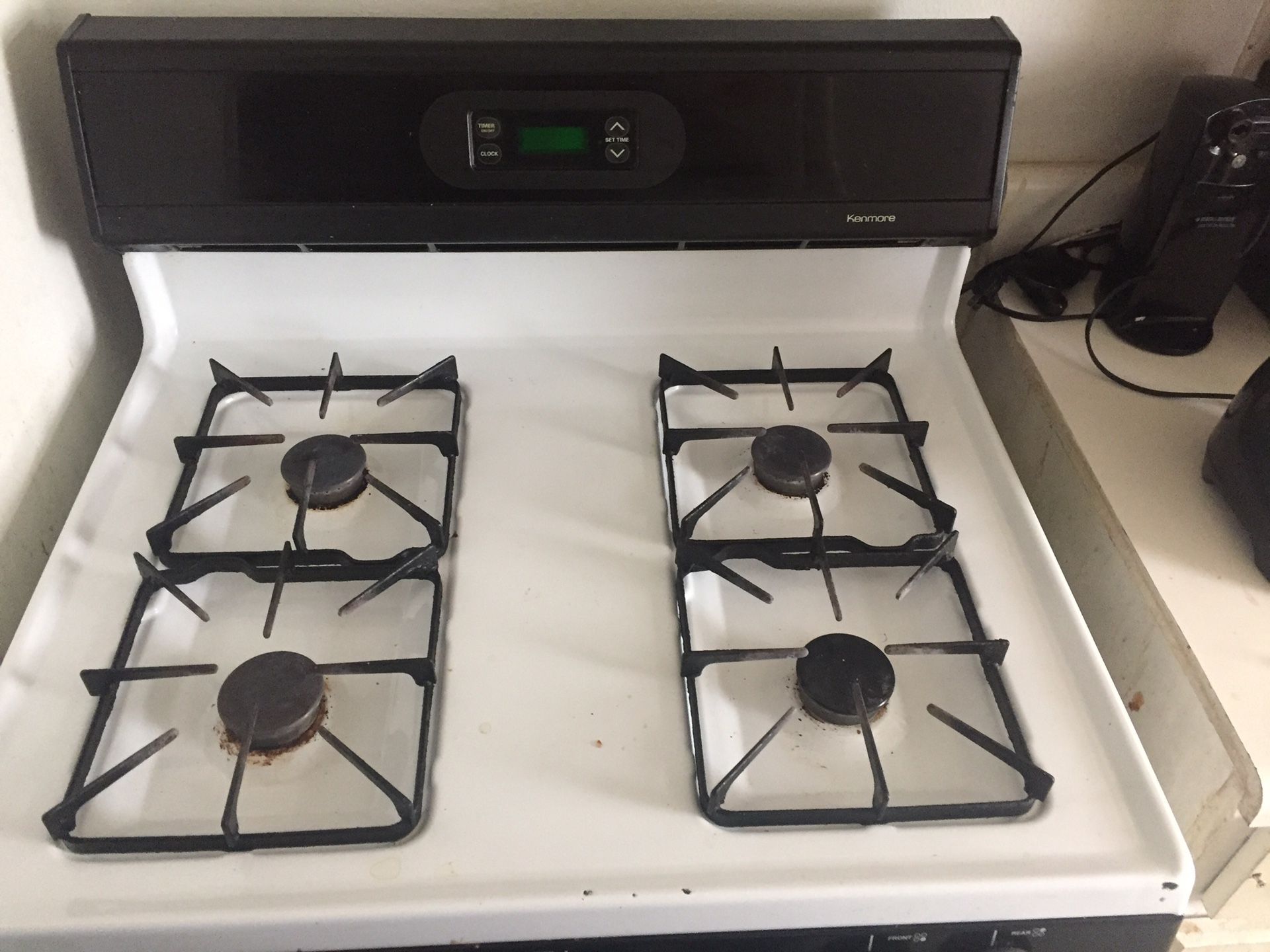 Gas stove works great if you’re not going to buy it don’t message me