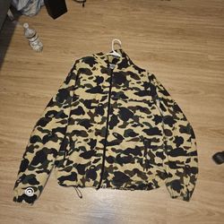 Bape Camo Shark Hoodie Almost Brand New (Comes With Packaging