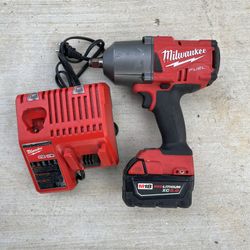  2767-20 Milwaukee M18 FUEL 18V Lithium-Ion Brushless Cordless 1/2 in. Impact Wrench, W, battery 