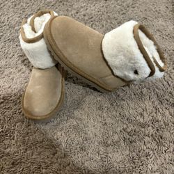 Girls Uggs Size 10c