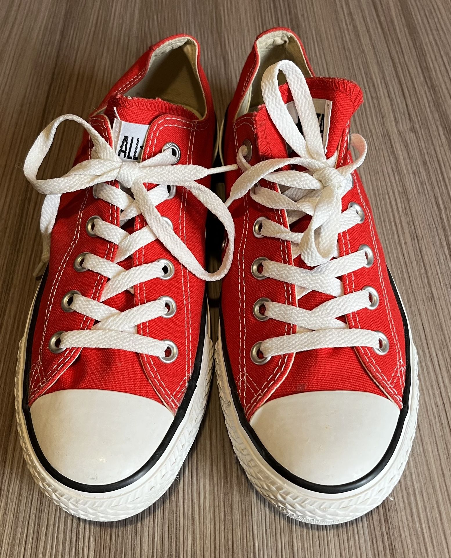 All Star Converse (red)