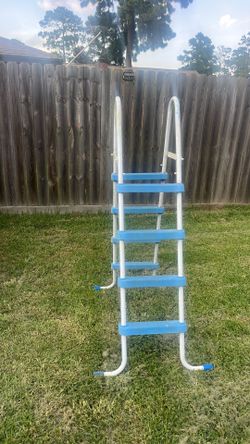 Swing pool stairs