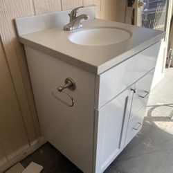 24in Bathroom Vanity With Sink & Faucet