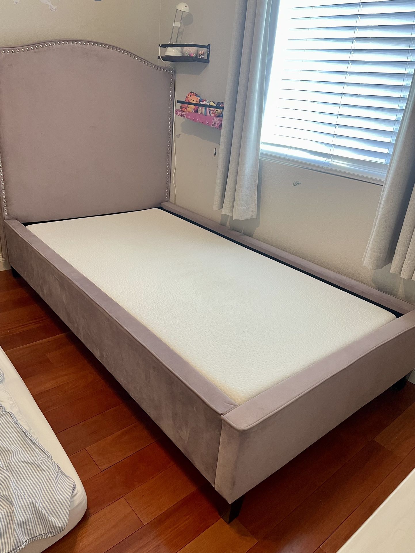 (READ Description) Twin Bed + Mattress