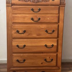 Vintage wood  5 Drawers dresser 
