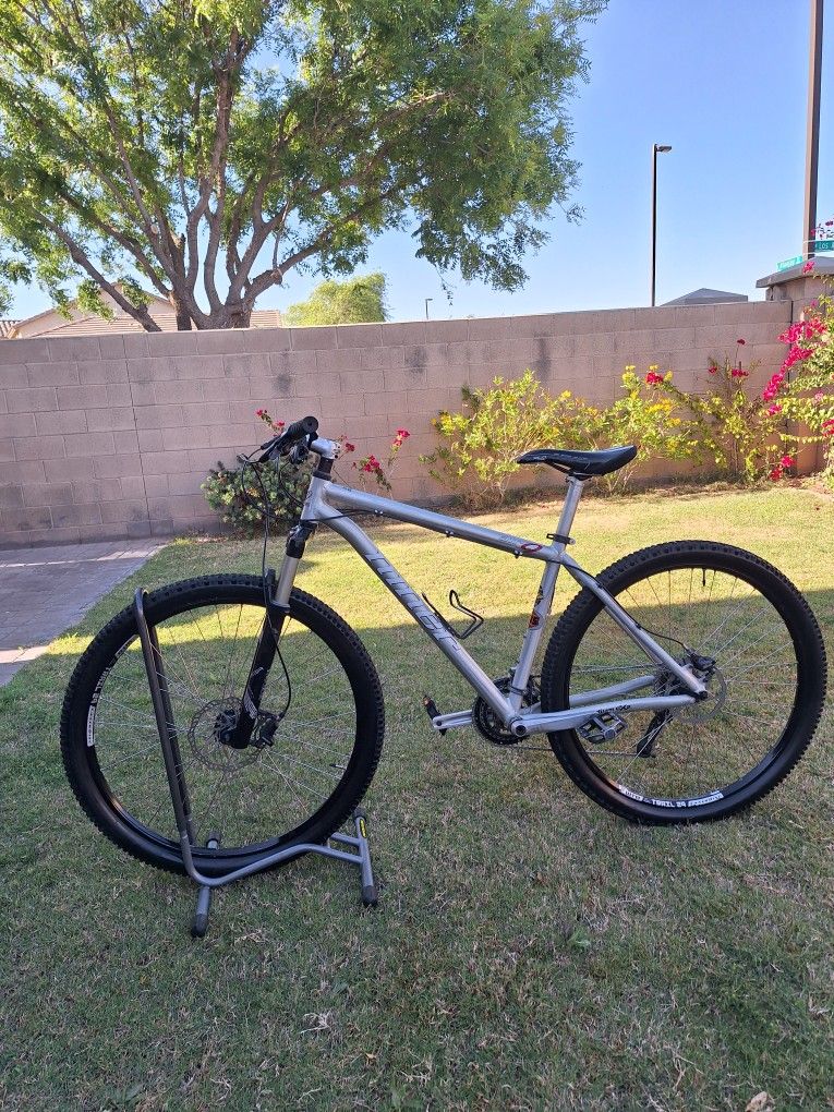 NINER AIR 9 MOUNTAIN BIKE 29 ER 9 X 3 SPEED AIR SHOCK ROCKSHOX ( CHECK MY OTHER BIKES)